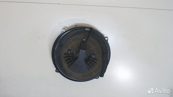 Сабвуфер Cadillac STS, 2008