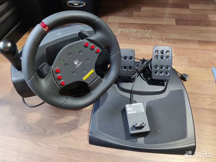 Игровой руль Logitech Momo racing