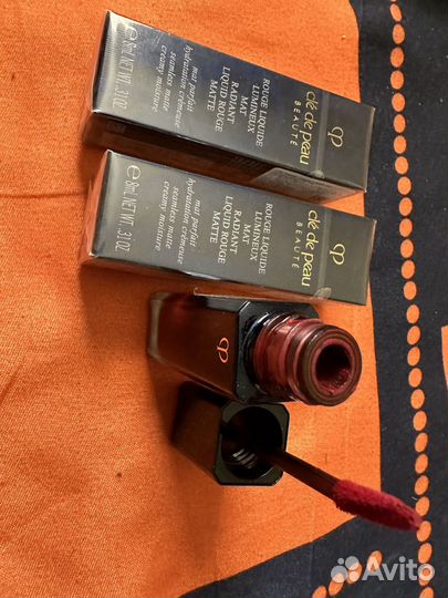 Жидкая помада с эффектом матового покрытия