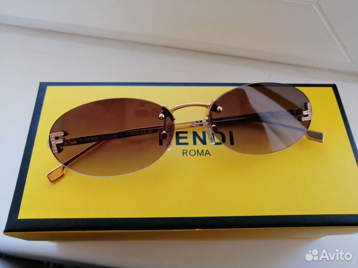 Солнцезащитные очки Fendi First Crystal