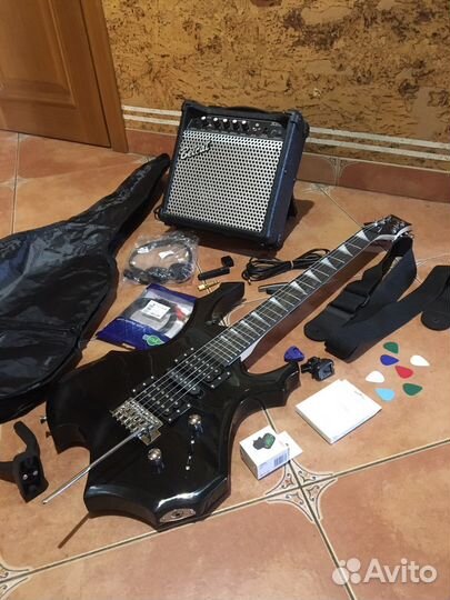 Электрогитара Irin комбо Belcat S15G и полный комп