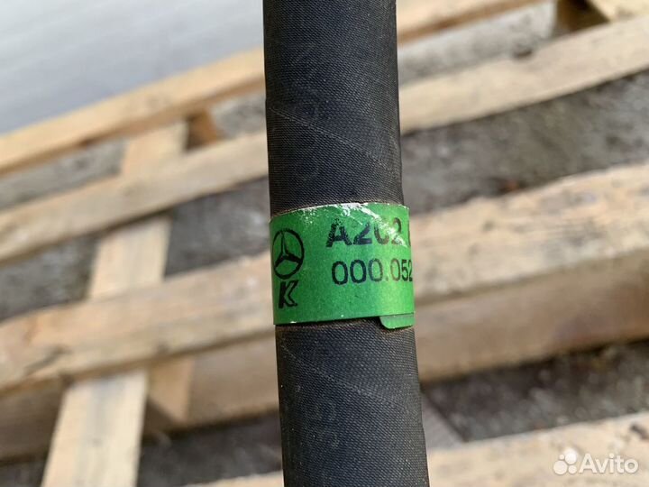 Мерседес С280 W202 трубка кондиционера М104