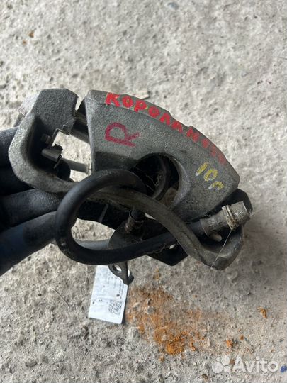 Суппорт передний правый corolla 150