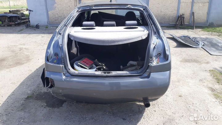 Задняя часть nissan primera P12 лифтбек