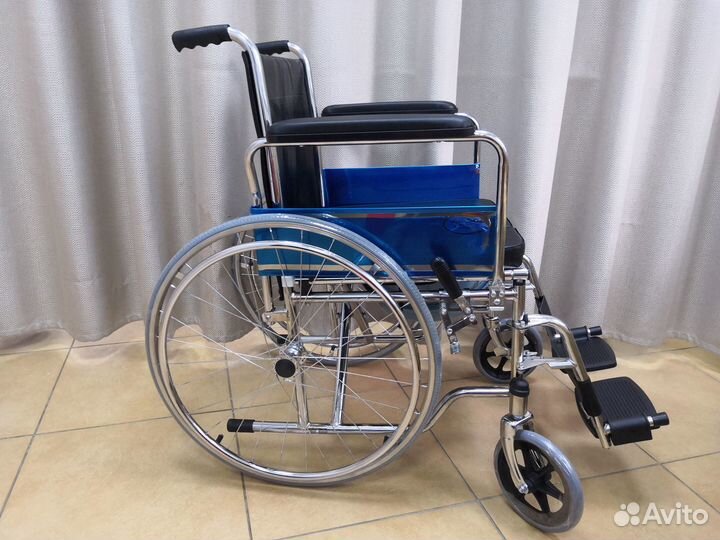 Кресло-коляска с туалетом