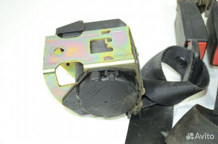 Ремень безопасности задний Ford Focus DF 1.6 zetec