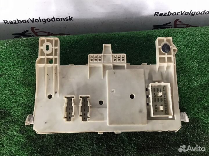 Блок предохранителей салона Ford Focus 2