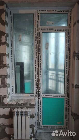 Оконный блок с дверью