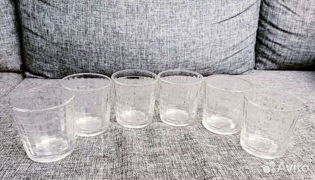 Стеклянные стаканы