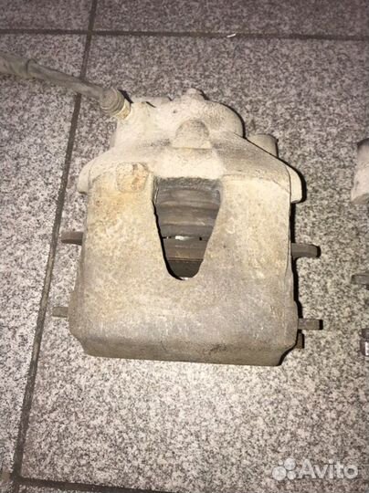 Суппорт передний правый/левый VW Polo с 2011г