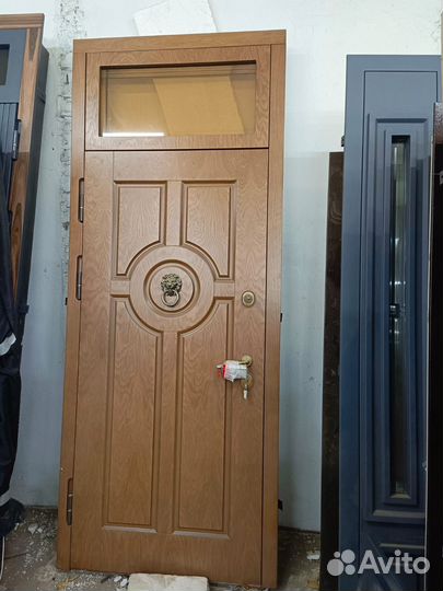 Дверь подъездная