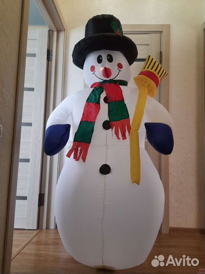 Снеговик надувной