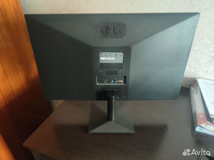 Монитор LG 24 дюйма