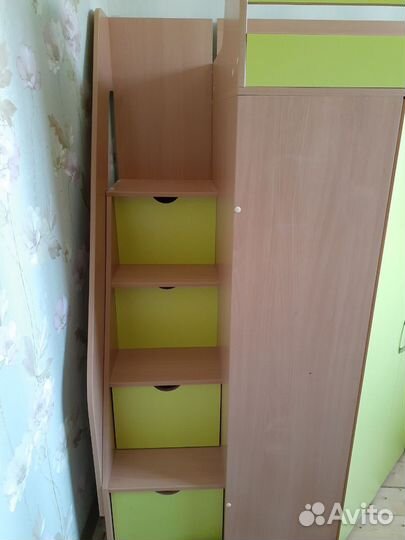 Продам детскую кровать-чердак мийа