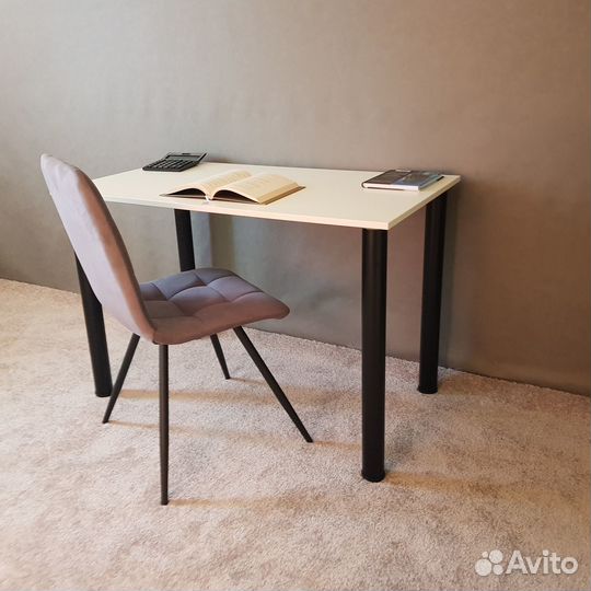 Письменный стол Белый 110*60 см. Черные ножки