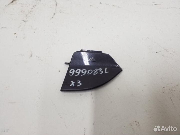 Заглушка буксировочного крюка заднего бампера лева