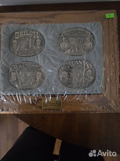 Лоты коллекционных американских пряжек