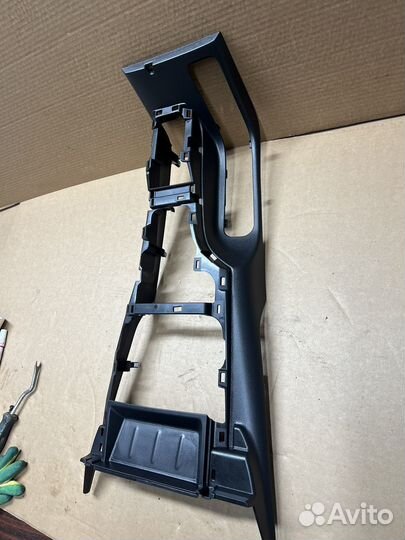 Накладка центральной консоли Toyota Fortuner 2