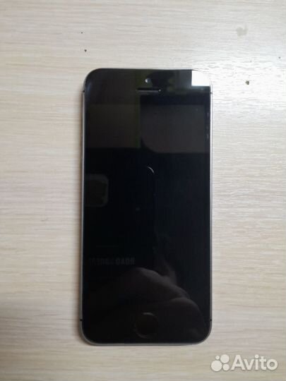 iPhone SE, 32 ГБ