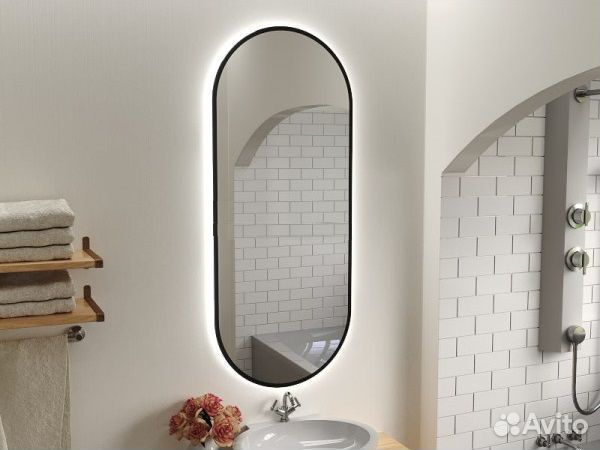 Зеркало в раме с подсветкой капсула