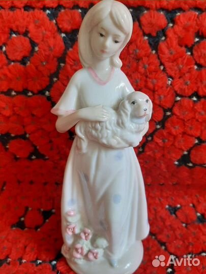 Статуэтки сувениры старинные