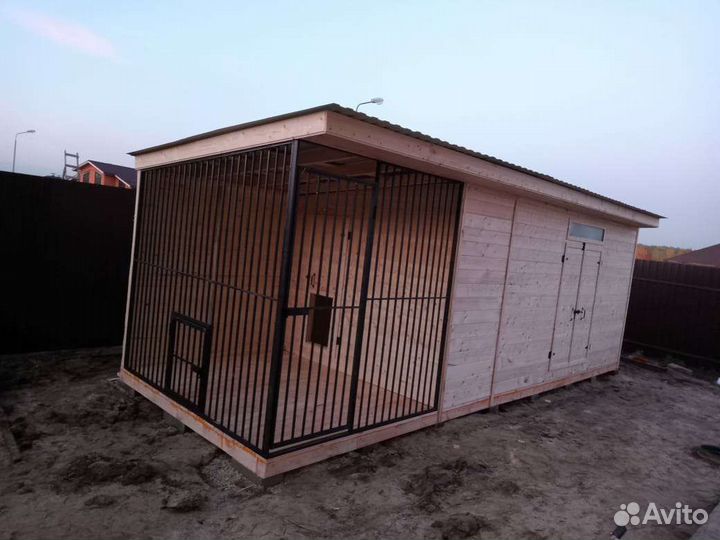 Вольер с хозблоком