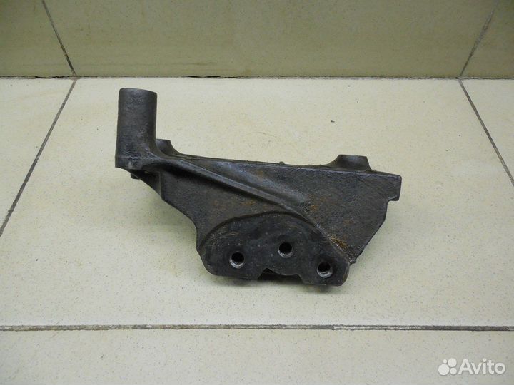 Кронштейн двигателя правый Astra H / Family 2004-2