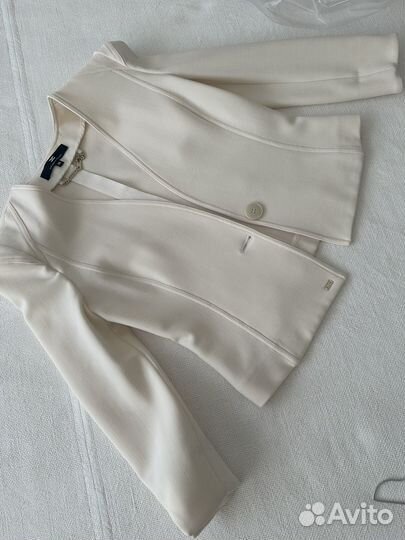 Пиджак белый 40