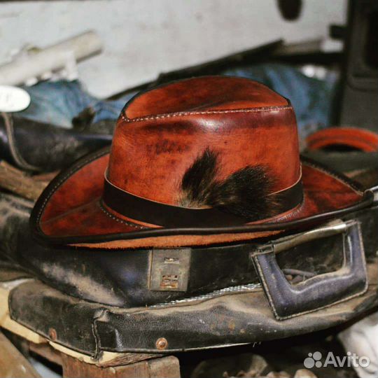 Шляпа из натуральной кожи