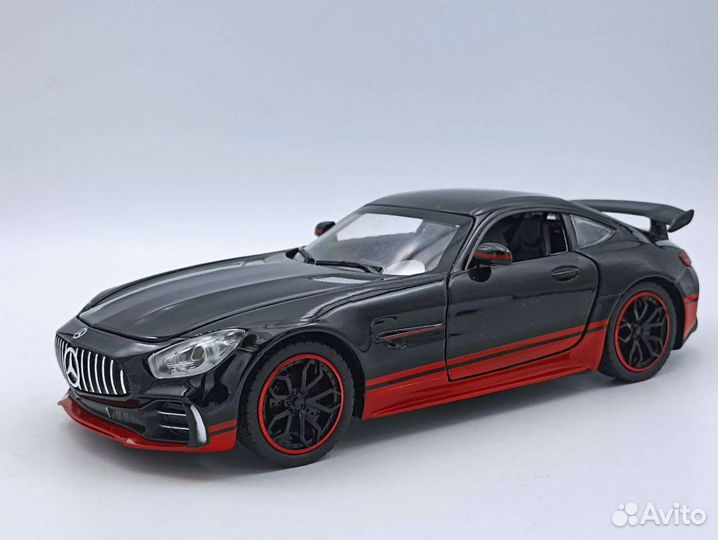 Коллекционная модель Mercedes-Benz AMG GT