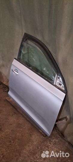 Дверь передняя правая Skoda Rapid Шкода Рапид