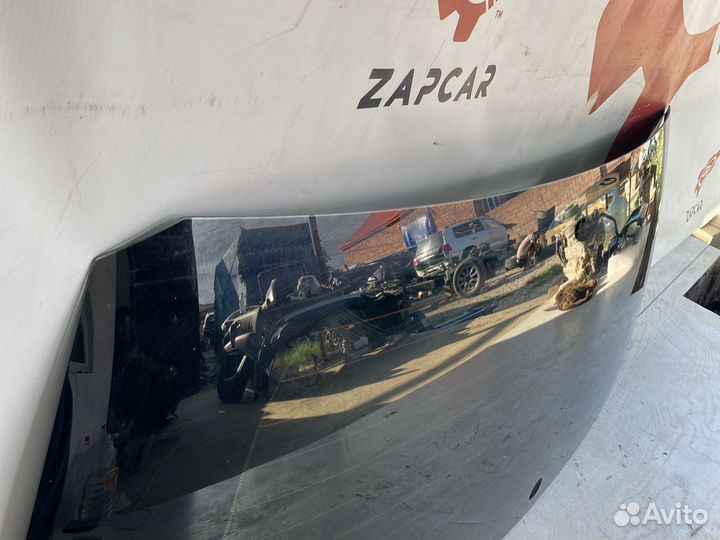 Lexus LX570 Заднее лобовое стекло