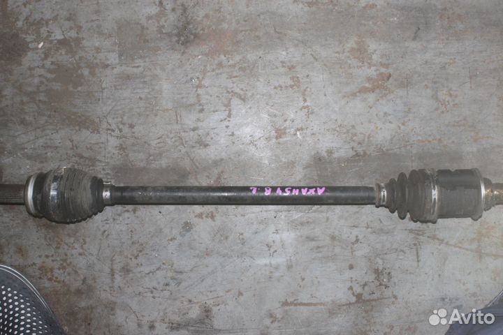 Привод левый, задний Toyota Rav4 axah54