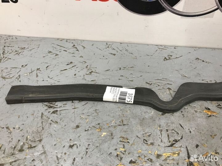 Уплотнитель крыла передний правый Audi A6 С7 chva