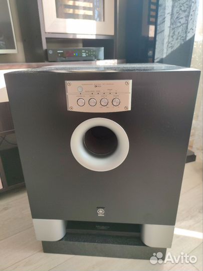 1000 Ватт Hi-End сабвуфер Yamaha YST-SW1500
