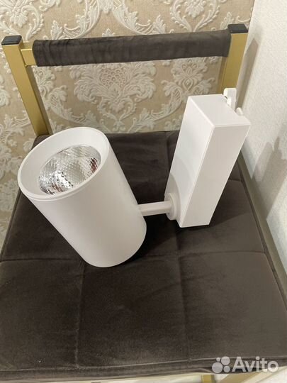 Светильник трековый