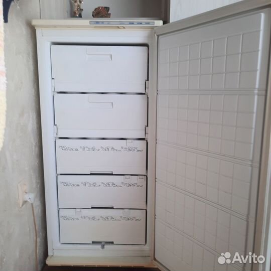 Продается морозильная камера Атлант бу