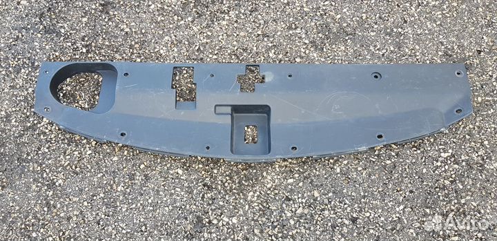 Hyundai Grand Santa fe Накладка Замка капота