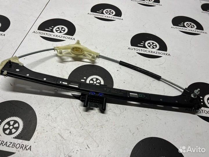 Стеклоподъемник. задний левый Porsche Macan 95B