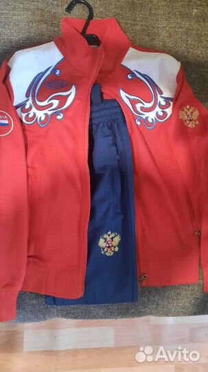 Спортивный костюм женский