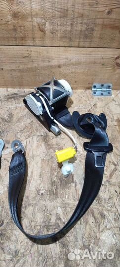 Ремень безопасности правый Volkswagen Passat B7