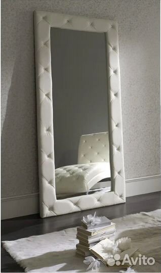 Дизайнерское напольное зеркало с мягкой рамой