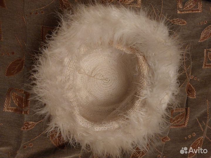 Шляпа из лебящего пуха