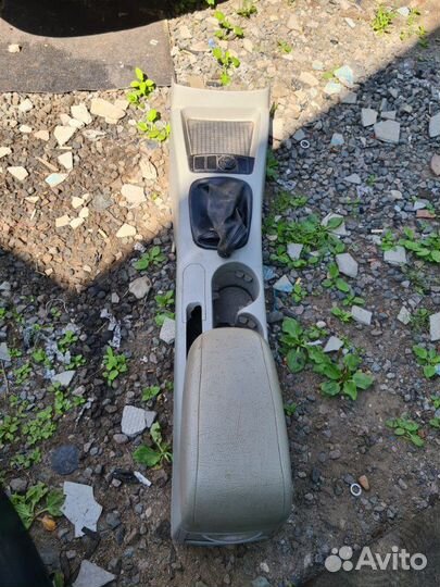 Подлокотник Kia Cerato 1 2006