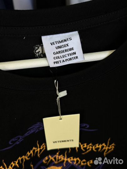 Футболка vetements