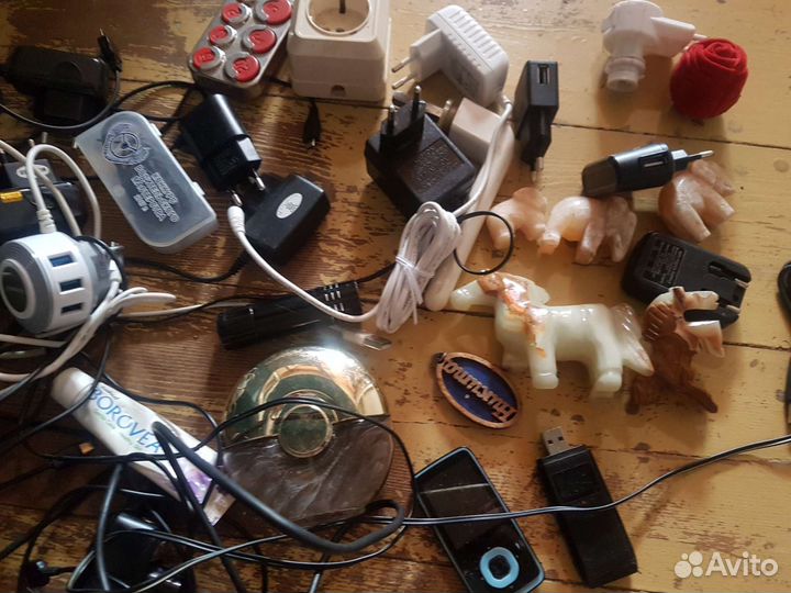 Портативный dvd плеер+ кольцо в пода. цена за всё