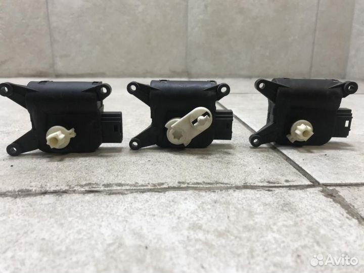 Сервопривод заслонок печки Volkswagen Jetta 5 1K 2