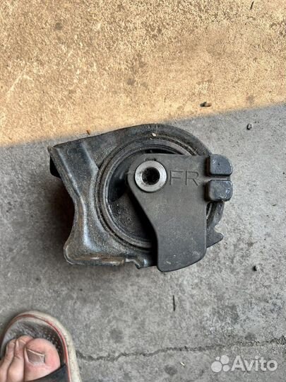 Подушка двигателя honda hr-v правая