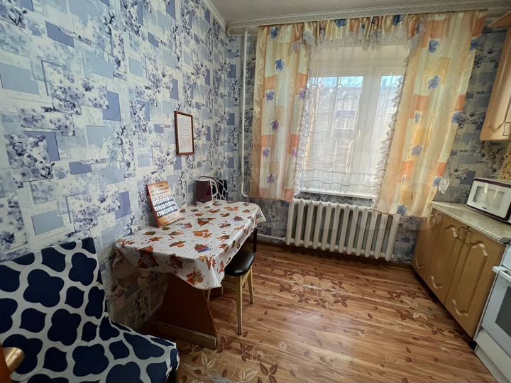 2-к. квартира, 56 м², 2/5 эт.