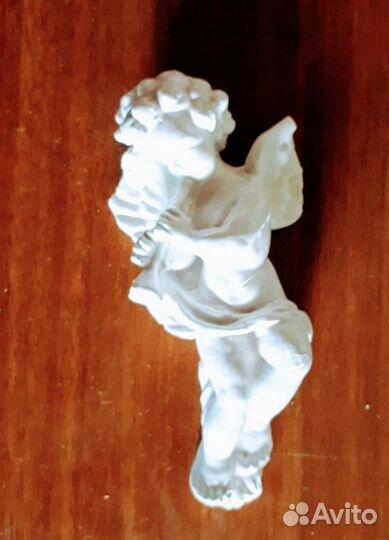 Настенная статуэтка амур